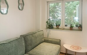 Smart TV, table tennis