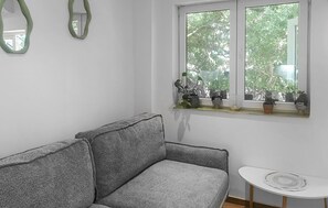 Smart TV, table tennis