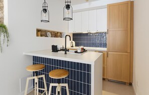 Refrigerador, horno, placa de cocina, lavavajillas