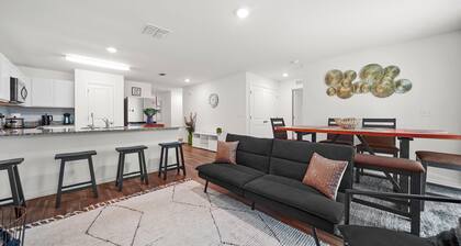 Palm Breeze Retreat 4BR/ 2BA- all king beds