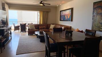 Apartment, Mehrere Betten, Balkon, Meerblick (Tortuga Bay TBB 2502) | Speisen