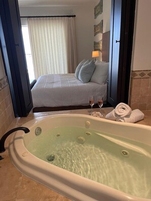 公寓, 多張床, 陽台, 海景 (Tortuga Bay TBB 2502) | 2 間臥室、獨特裝潢、布置獨特、床單