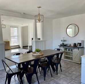 Dining - Copper Roof Cottage (Prairie du Chien)