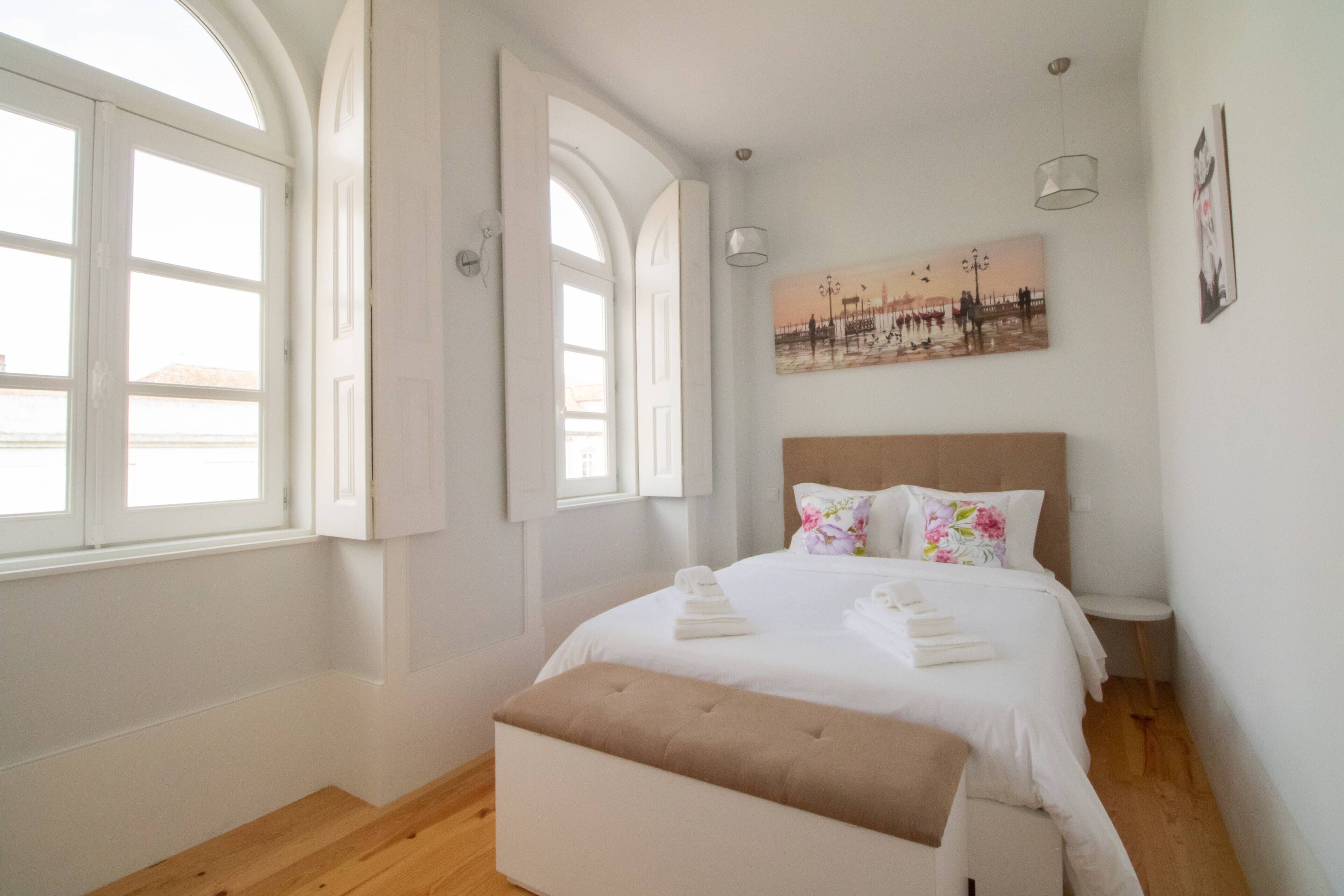 1 dormitorio, tabla de planchar con plancha, cuna de viaje y wifi gratis