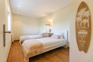 2 chambres, fer et planche à repasser, accès Internet, draps fournis