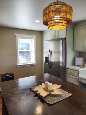 Micro-ondes, four, plaque de cuisson, lave-vaisselle