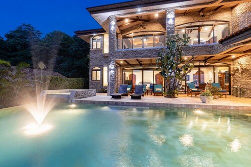 Playa Hermosa Villa • 3BR • Infinity Pool & Swim-Up Bar • Ocean Views