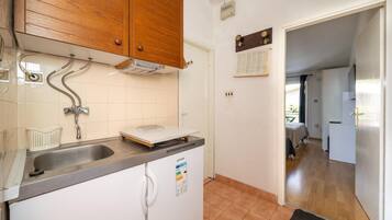 Refrigerador, horno, parrilla de estufa y lavavajillas