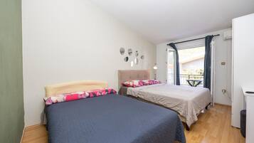 1 bedroom, free WiFi, bed sheets