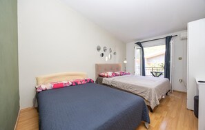 1 bedroom, free WiFi, bed sheets