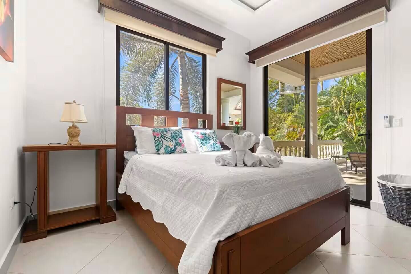 3 bedrooms, iron/ironing board, free WiFi, bed sheets