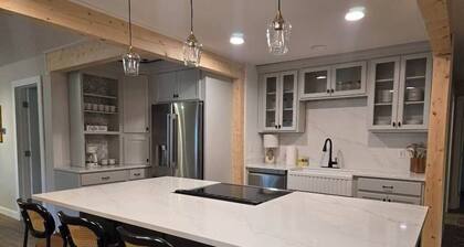 Newly renovated 3-bedroom house in Tok