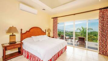 5 habitaciones, tabla de planchar con plancha y cuna de viaje