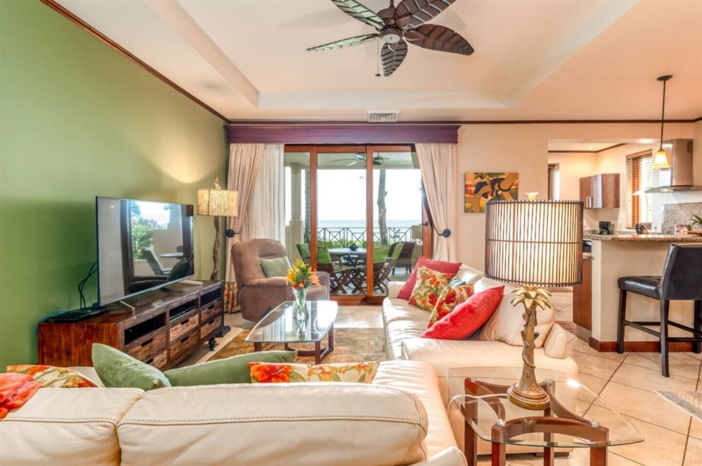 Een televisie en een kantoor