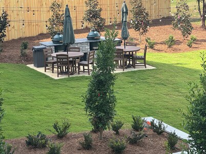 Enjoy Newly Renovated 3-bedroom condo in Starkville, Ms. Easy walk to campus.