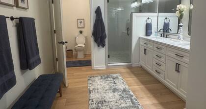 Enjoy Newly Renovated 3-bedroom condo in Starkville, Ms. Easy walk to campus.