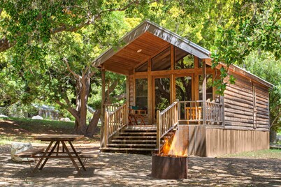King Cabin | Fireplace | No Hidden Fees