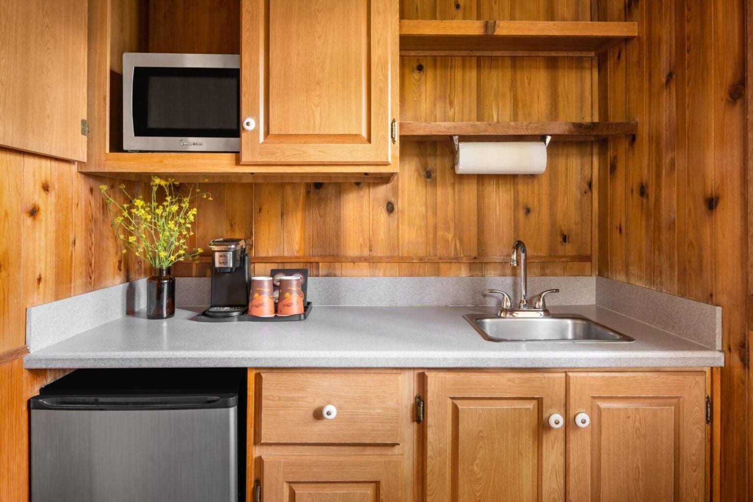 Microondas y comedor 