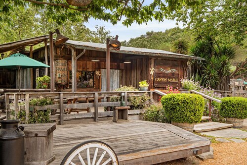 Cabin | Soak Tub + Fireplace | No Hidden Fees