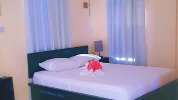 Iron/ironing board, free WiFi