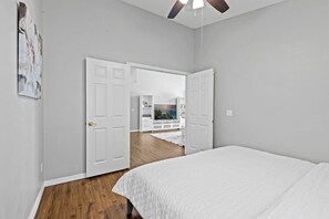 4 Schlafzimmer, Bügeleisen/Bügelbrett, Internetzugang, Bettwäsche