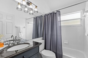 淋浴設備、風筒、提供毛巾、番梘