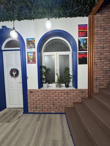 Fabulous 10-bedroom house with AC in charming Baku