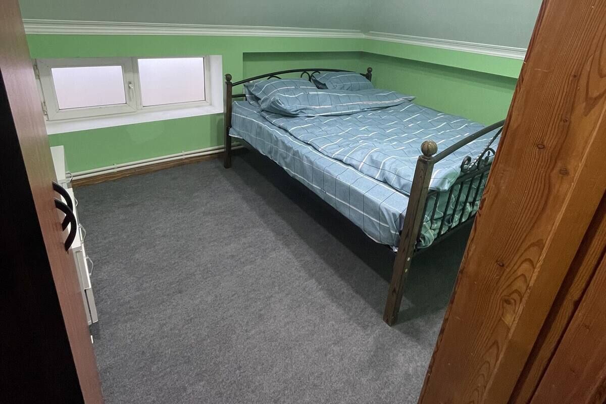 9 chambres, fer et planche à repasser, Wi-Fi, draps fournis