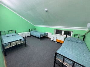 9 bedrooms, iron/ironing board, WiFi, bed sheets