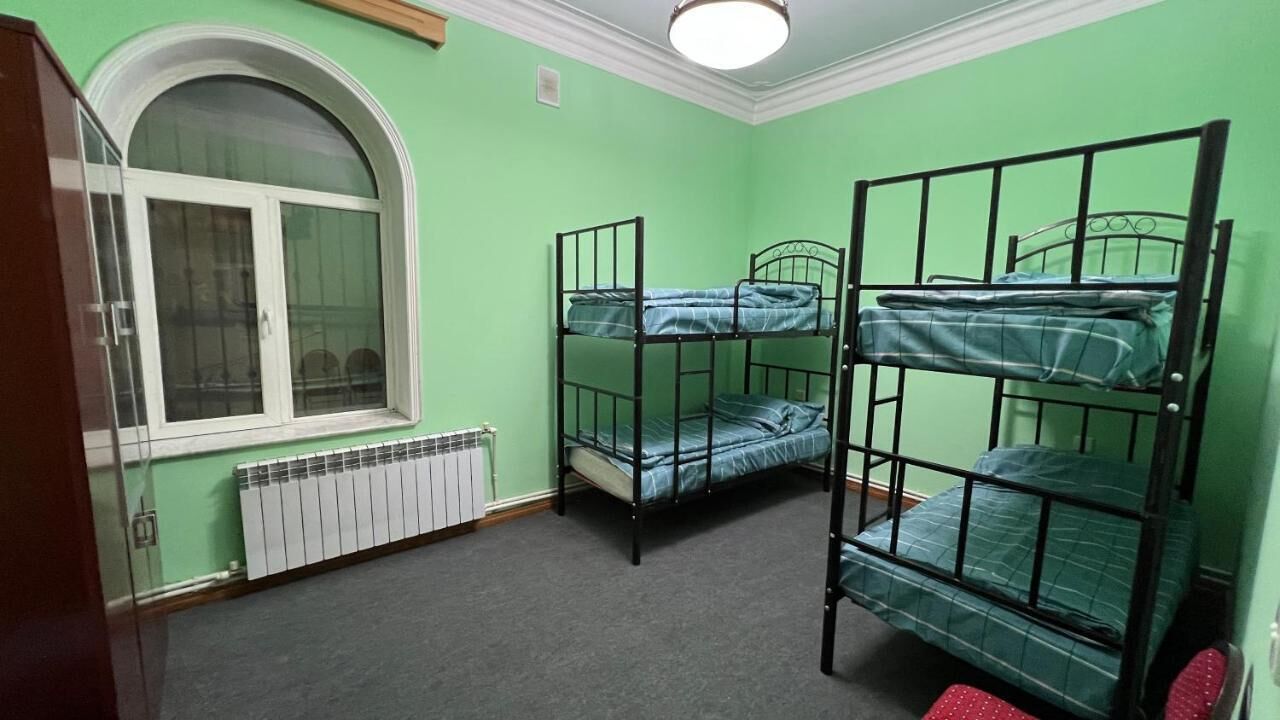 9 bedrooms, iron/ironing board, WiFi, bed sheets