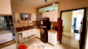 Refrigerador, microondas
