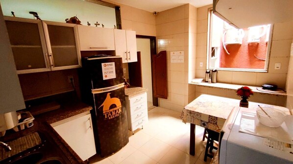Fridge, microwave