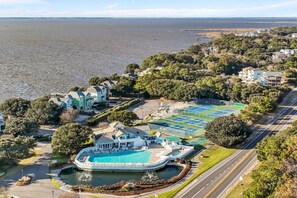 Exterior - 1435 - The Whalecome Inn, a spacious 6-bedroom home in Corolla with ocean views. (Corolla)