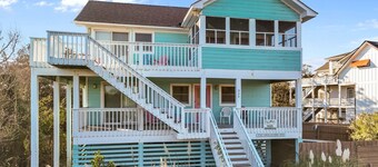 1435 - The Whalecome Inn, a spacious 6-bedroom home in Corolla with ocean views.