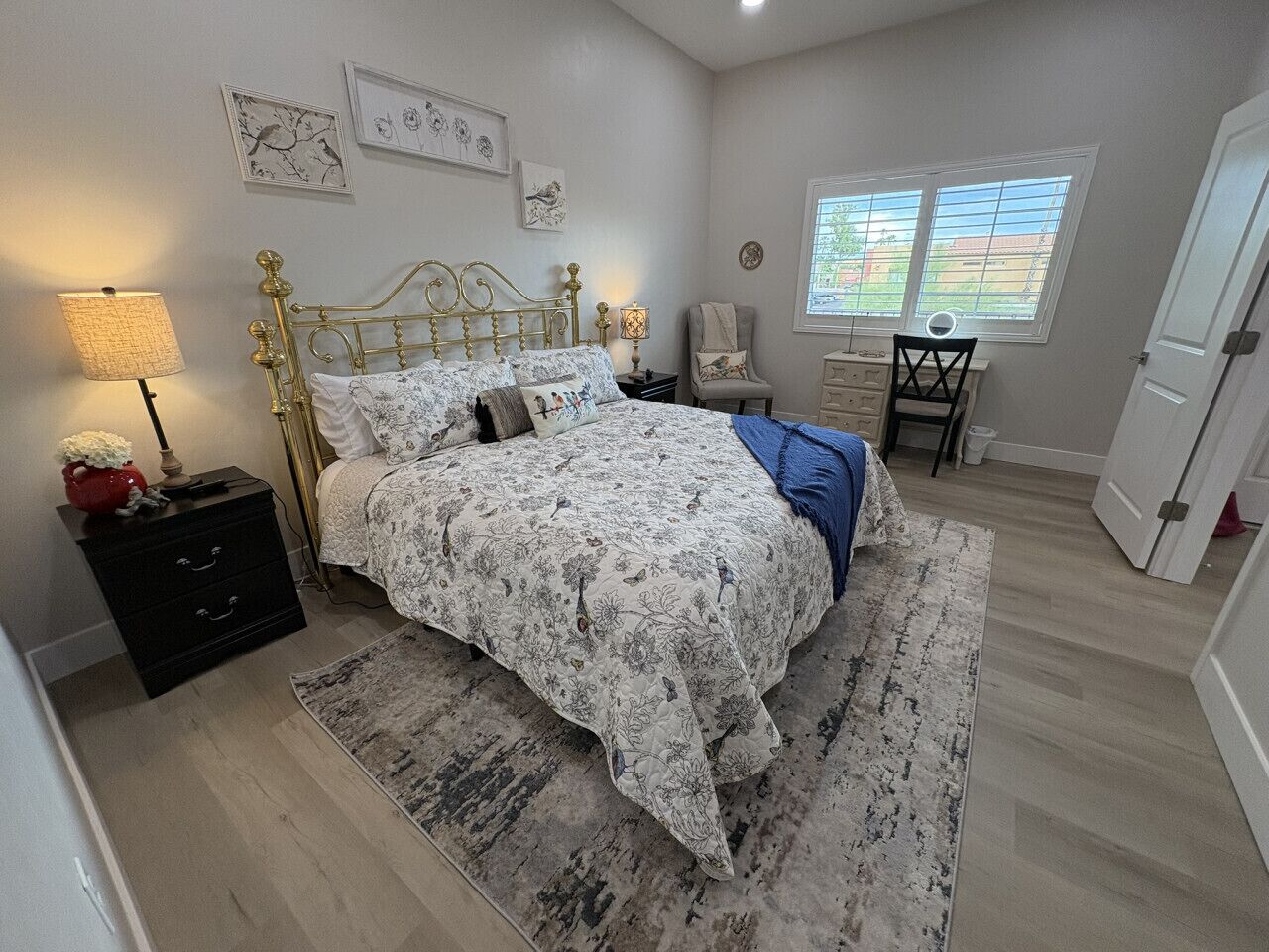 1 bedroom, desk, iron/ironing board, WiFi