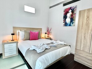 4 bedrooms, WiFi, bed sheets