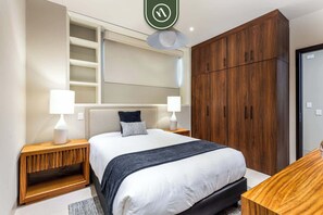 Apartemen, Beberapa Tempat Tidur, balkon, pemandangan kolam renang (VistaVela III 3204) | 2 kamar tidur dan didekorasi berbeda-beda