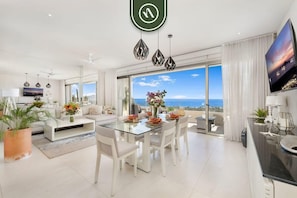 Apartment, Multiple Beds, Balcony, Ocean View (VistaVela II PH 2607) | Dining