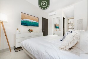 Apartment, Multiple Beds, Balcony, Ocean View (VistaVela II PH 2607) | 2 bedrooms, individually decorated, individually furnished, bed sheets