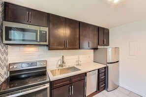 Fridge, microwave, oven, stovetop - Beaver Creek 2BR Condo with Easy Mountain Access (Avon)