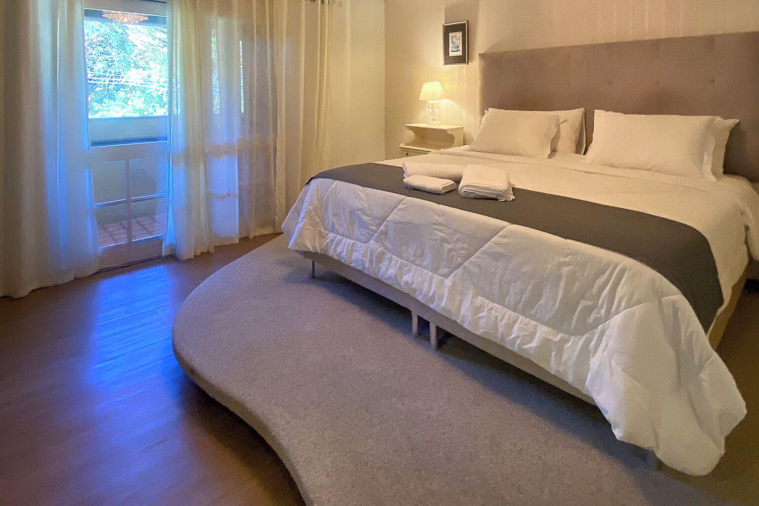 Deluxe Double Room, Lanai, City View | Soundproofing, free WiFi