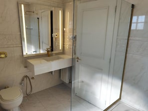 Quarto casal superior | Banheiro