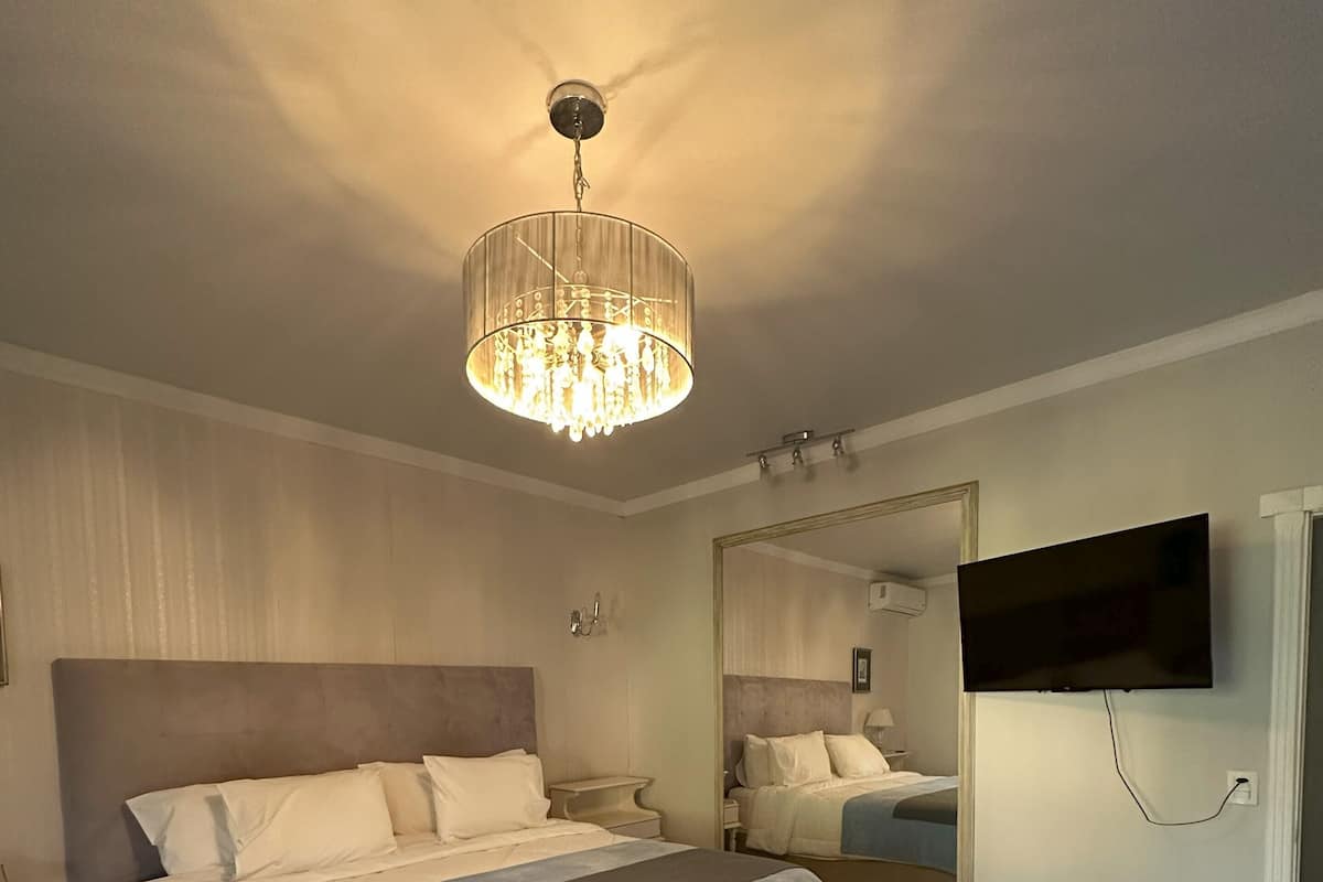 Deluxe Double Room, Lanai, City View | Free WiFi