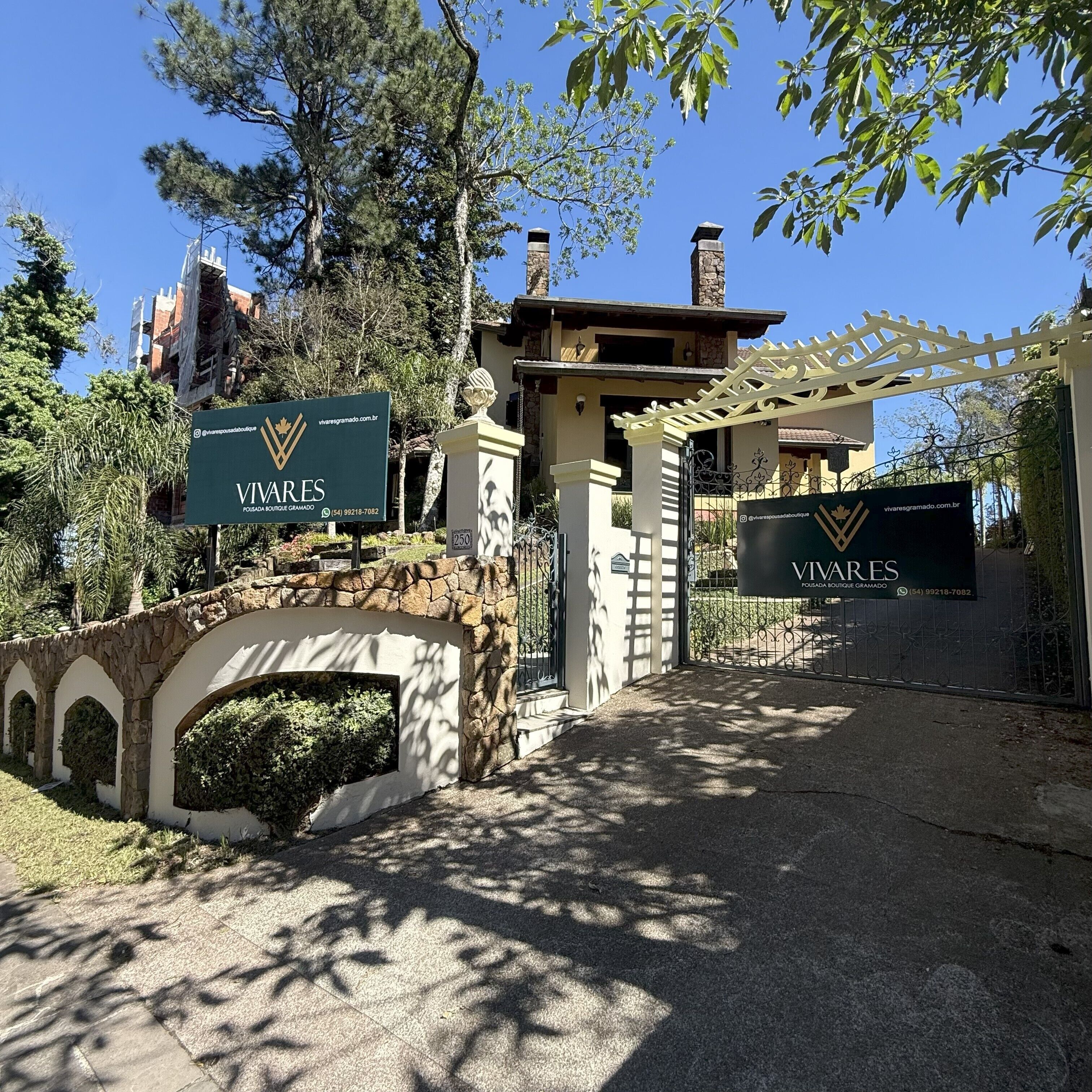 Mặt tiền nơi lưu trú