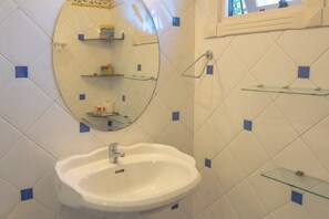 Standard Double Room | Bathroom - Vivares Pousada Boutique Gramado (Gramado)