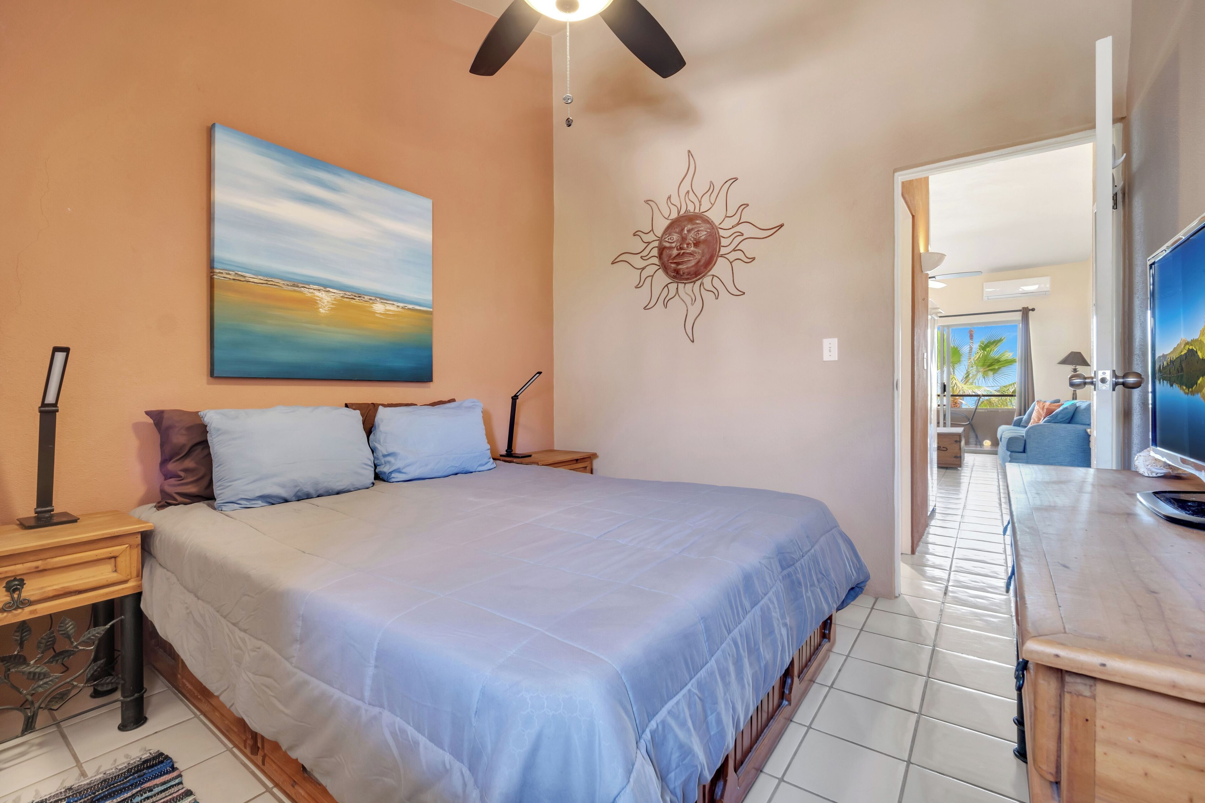 Departamento, 1 cama Queen size y sofá cama, balcón, vista al océano (Viva Condominiums Viva 28) | 1 habitación, decoración personalizada y muebles diferentes 