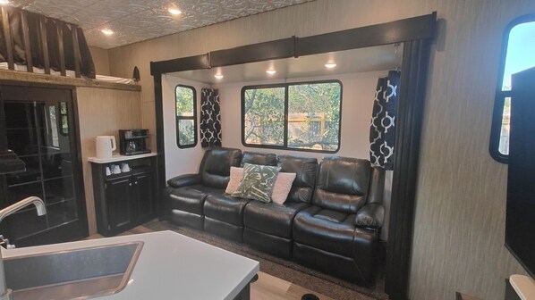 Televisor i llar de foc