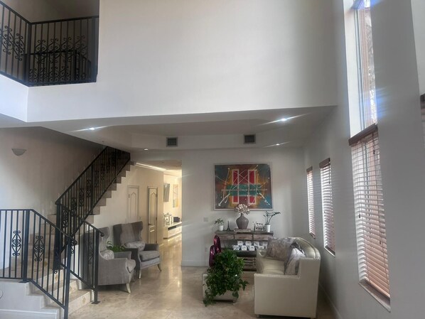 Interior - 3 Bedroom 3.5 Bathroom Miami Brickell Breeze Oasis (Miami)