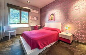 5 bedrooms, iron/ironing board, free WiFi - Gorgeous home in Yecla (Yecla)