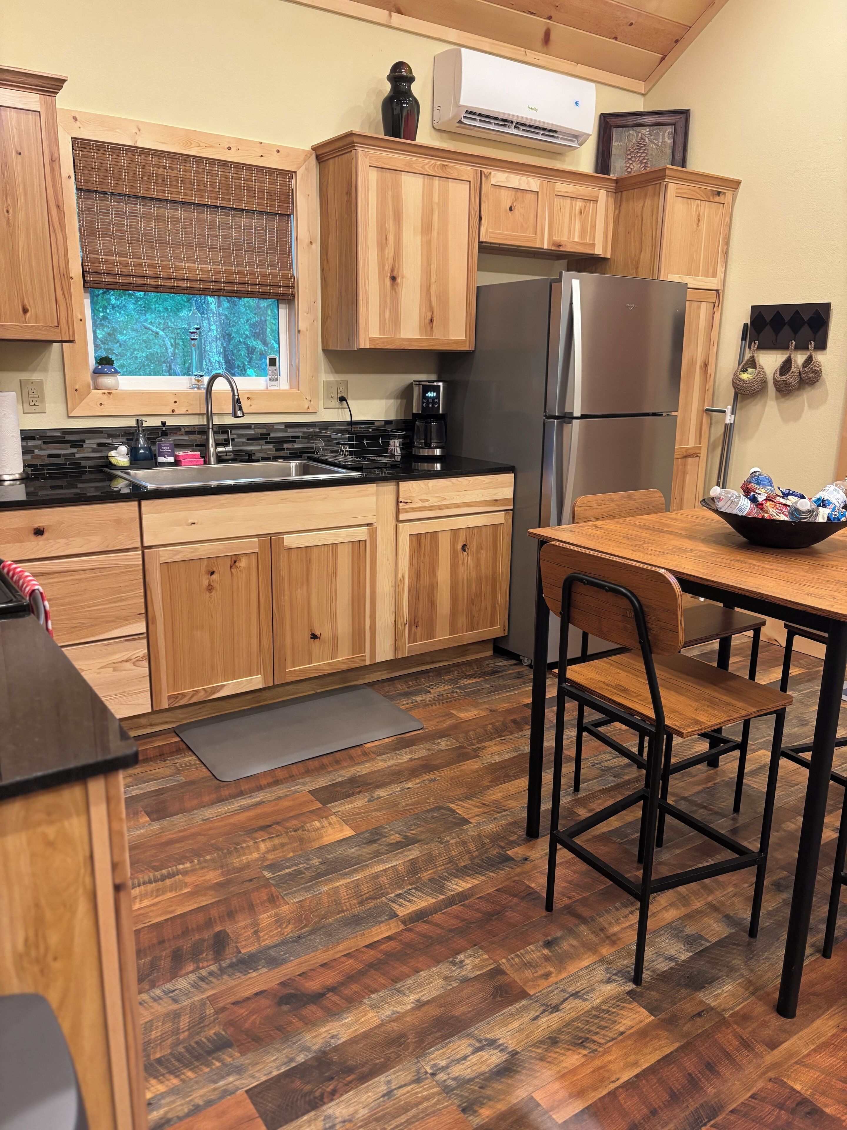 ميكروويف، فرن، موقد طهي مسطح، مناشف ورقية